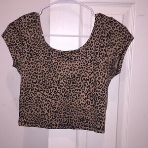 Women’s Benefit Crop Top